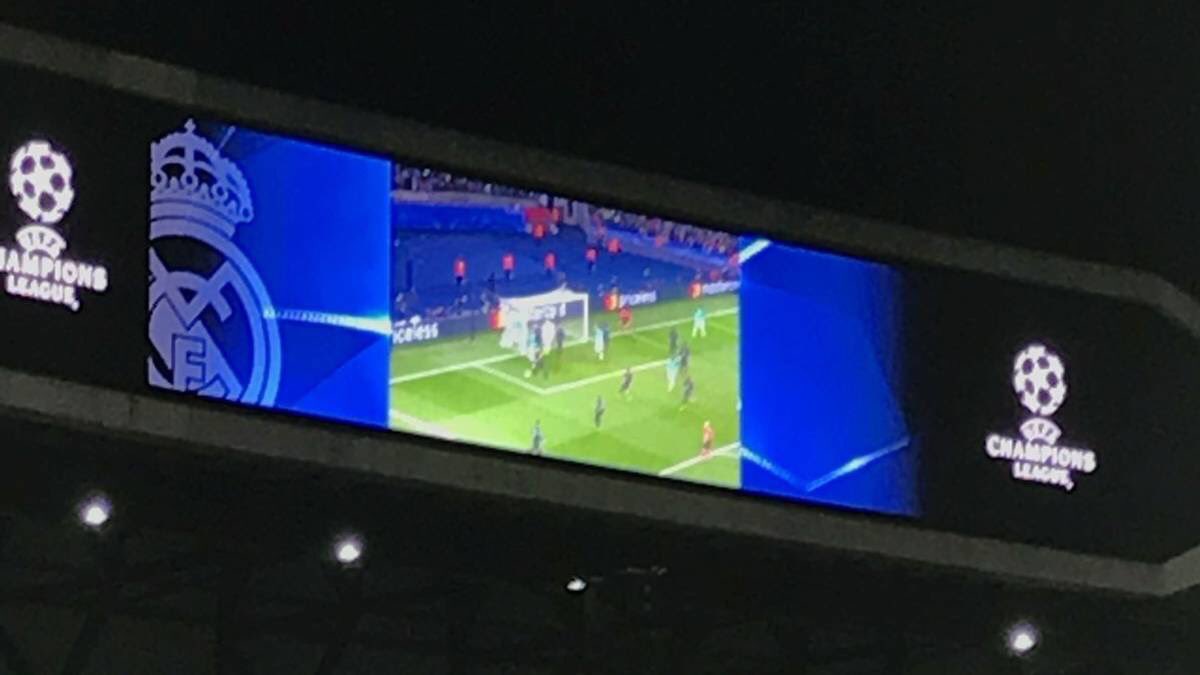 Real Madrid si vystrelil z Barcelony: Pred zápasom s Neapolom prehrával na obrazovke zostrih debaklu Barcelony!