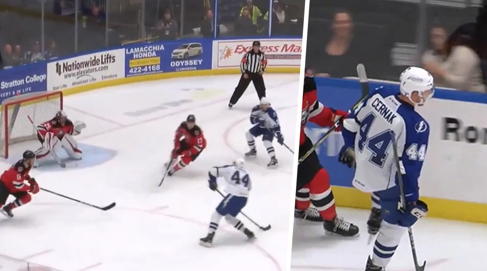 Erik Černák strelil v AHL ďalší gól a stal sa hviezdou duelu! (VIDEO)