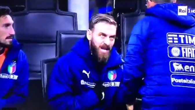 Taliansky srdciar De Rossi nechcel naskočiť do zápasu so Švédskom: Prečo ku*va mám isť ja? Potrebujeme dať gól, dajte tam Insigneho! (VIDEO)