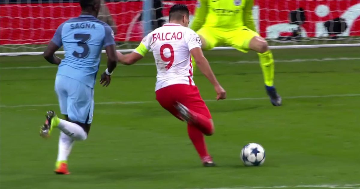 Radamel Falcao a jeho fantastický gólový lob do siete Manchestru City! (VIDEO)