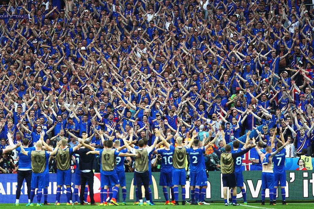 To je krása: Hráči Islandu tesne po zápase s Anglickom oslavujú postup! (VIDEO)