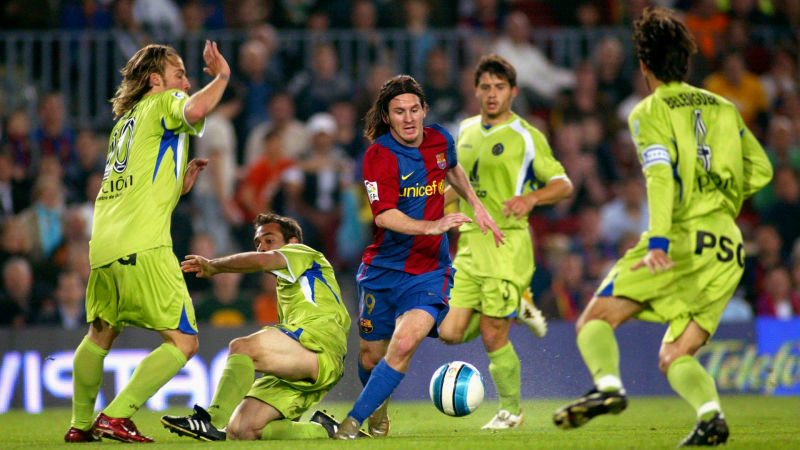 Presne 11 rokov dozadu strelil mladý Lionel Messi jeden z najkrajších gólov histórie! (VIDEO)