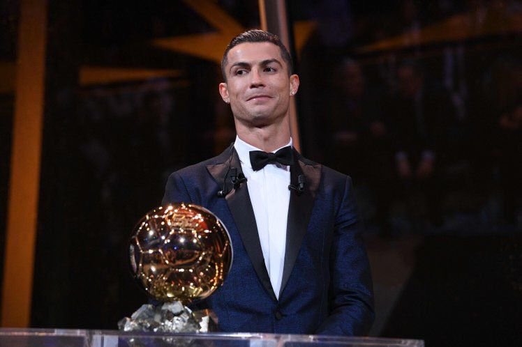 Sebavedomý Ronaldo po zisku 5. zlatej lopty: Som najlepší futbalista všetkých čias!