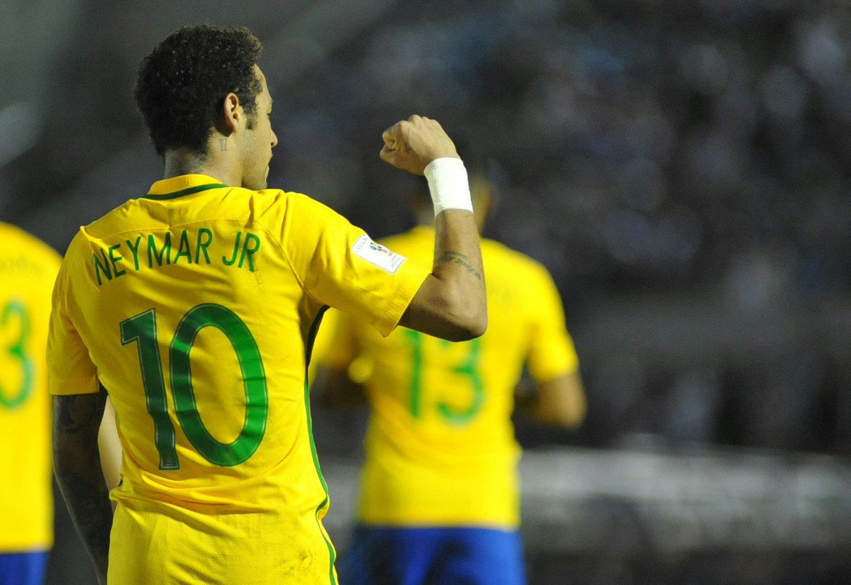 Brazília úradovala v kvalifikácii proti Uruguaju. Paulinhov hetrik a Neymarom parádny lob! (VIDEO)