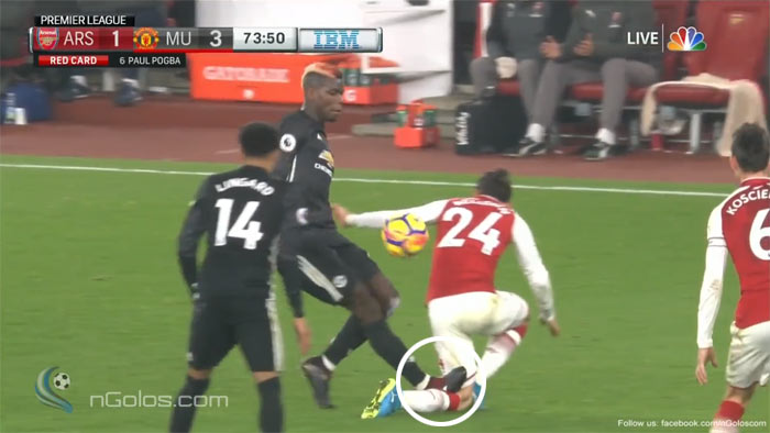 Paul Pogba dostal rovno červenú kartu v zápase s Arsenalom. Bellerínovi s tvrdým zákrokom takmer zlomil nohu! (VIDEO)