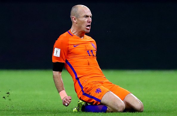 Arjen Robben sa rozhodol ukončiť reprezentačnú kariéru. V poslednom zápase za Holandsko strelil krásny gól! (VIDEO)