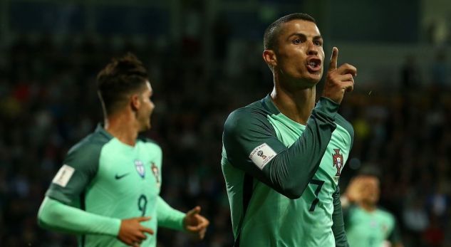 Cristiano Ronaldo je na nezastavenie. Pozrite si jeho dva góly, ktoré rozhodli o kvalifikačnom triumfe Portugalska! (VIDEO)