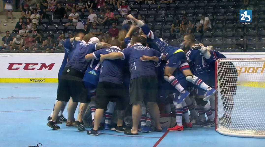 Neuveriteľný úspech: Slovensko porazilo Kanadu vo finále MS v hokejbale a získava zlatý hetrik! (VIDEO)