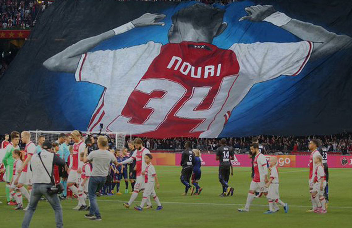 Mladý talent Ajaxu Abdelhak Nouri sa po viac ako dvoch rokoch prebral z kómy (VIDEO)
