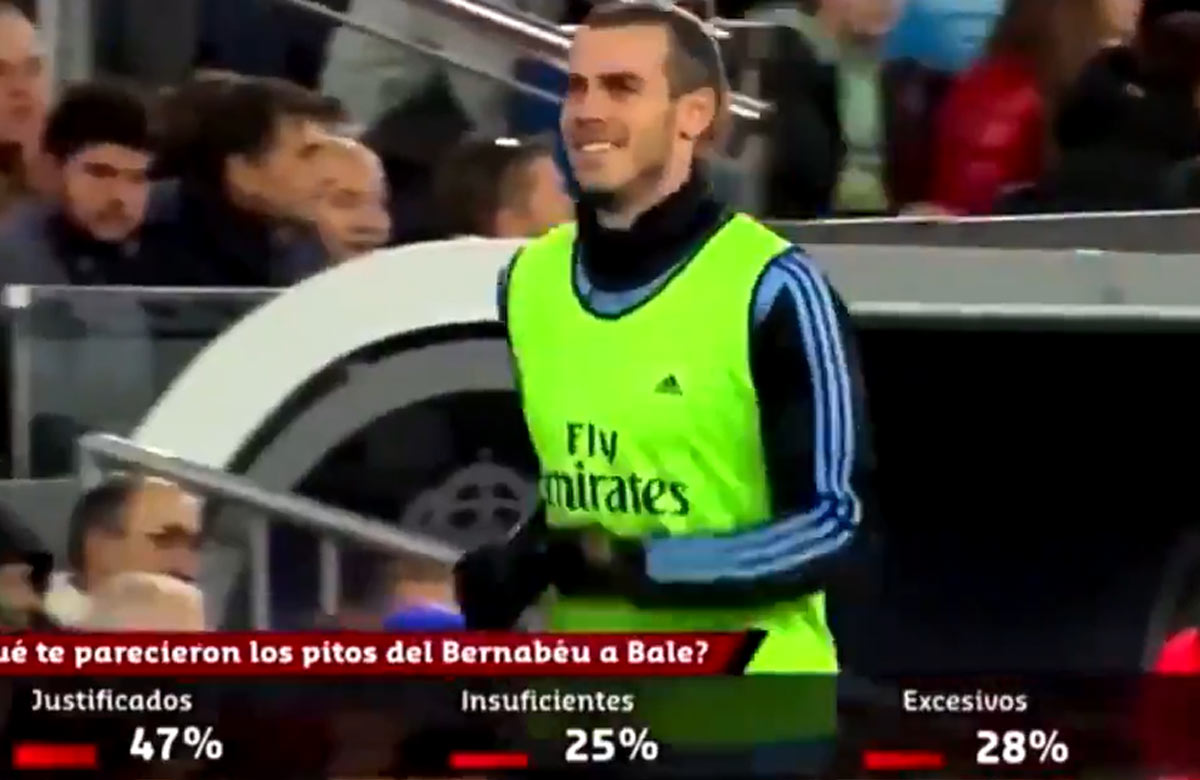 Ako sa Gareth Bale smeje z piskotu vlastných fanúšikov (VIDEO)