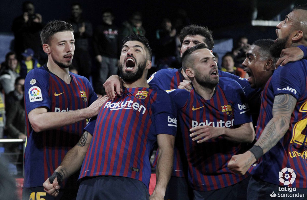 Neuveriteľný záver Barcelony proti Villarrealu: Messiho geniálny priamy kop a Suarezove vyrovnanie! (VIDEO)