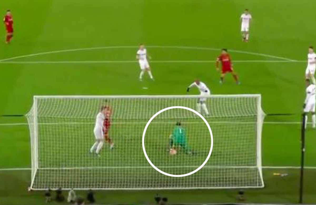 Obrovské zlyhanie brankára West Hamu proti Liverpoolu (VIDEO)