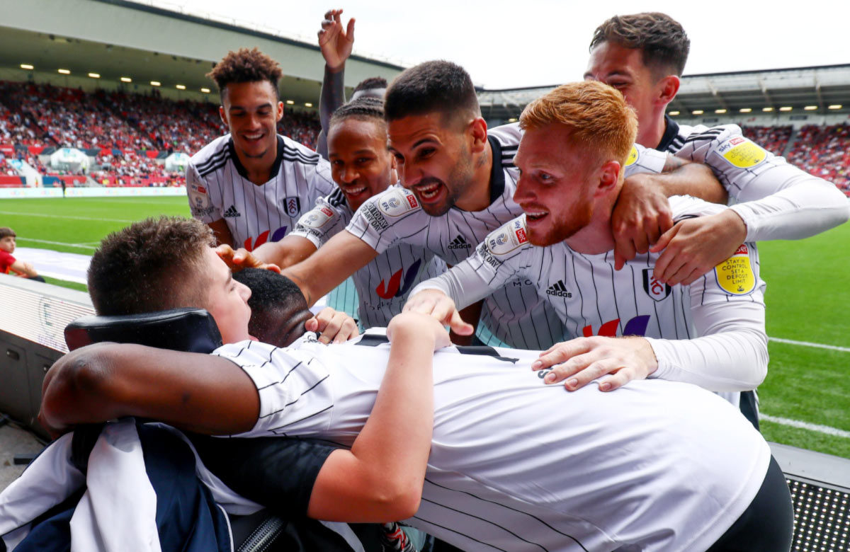 VIDEO: Krásne gesto hráčov Fulhamu. Gól oslávili s chorým chlapcom