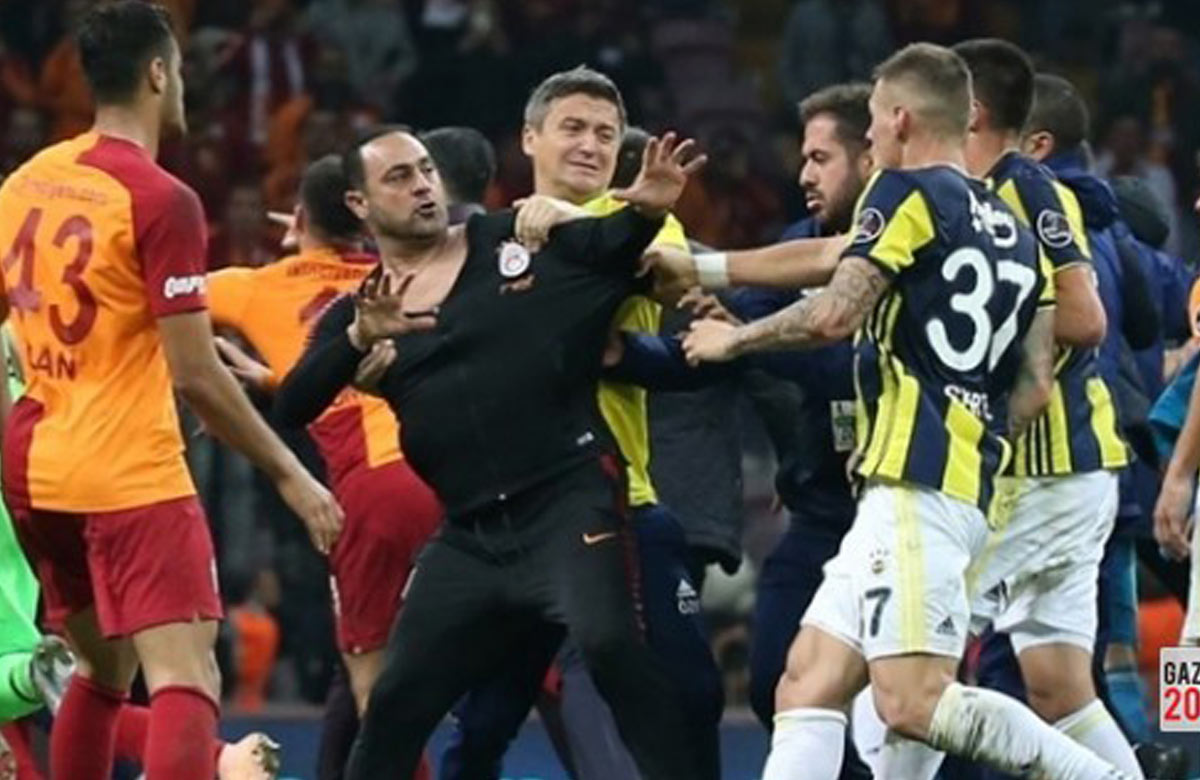 Martina Škrtela počas tureckého derby napadol odzadu bývalý reprezentant Hasan Sas! (VIDEO)