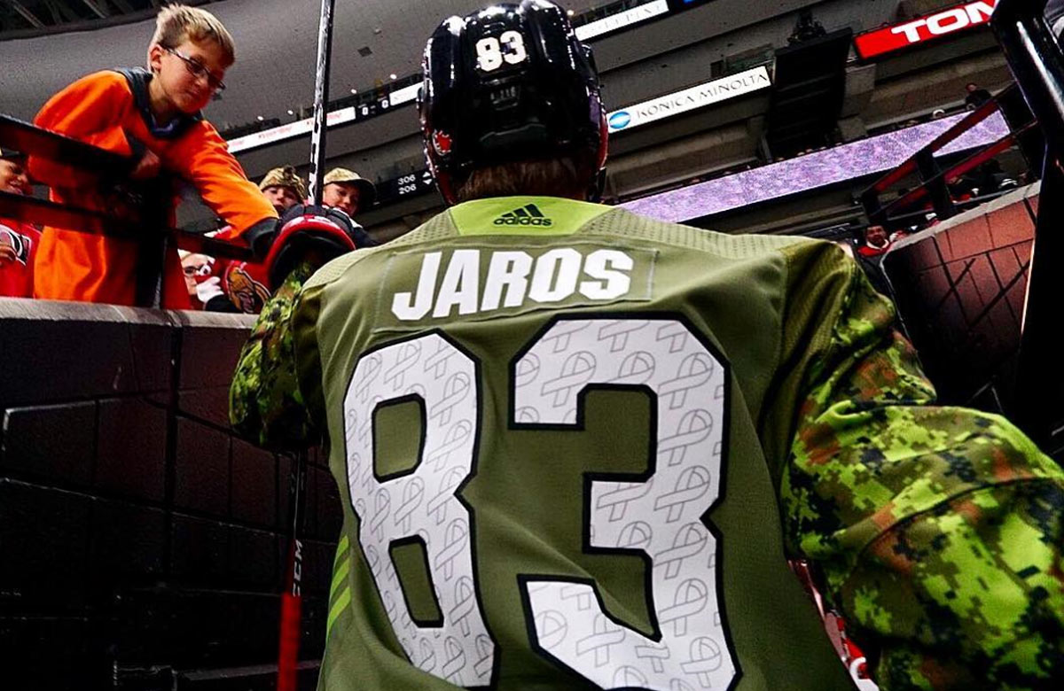 Fantastická správa pre mladého slovenského obrancu NHL Christiána Jaroša!