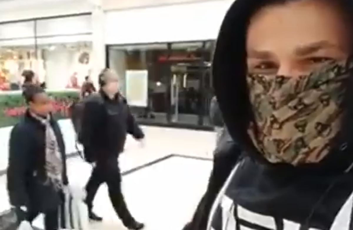 Šokujúce zábery od Karlosa Vémolu: V Anglicku nikto nič nerieši! (VIDEO)