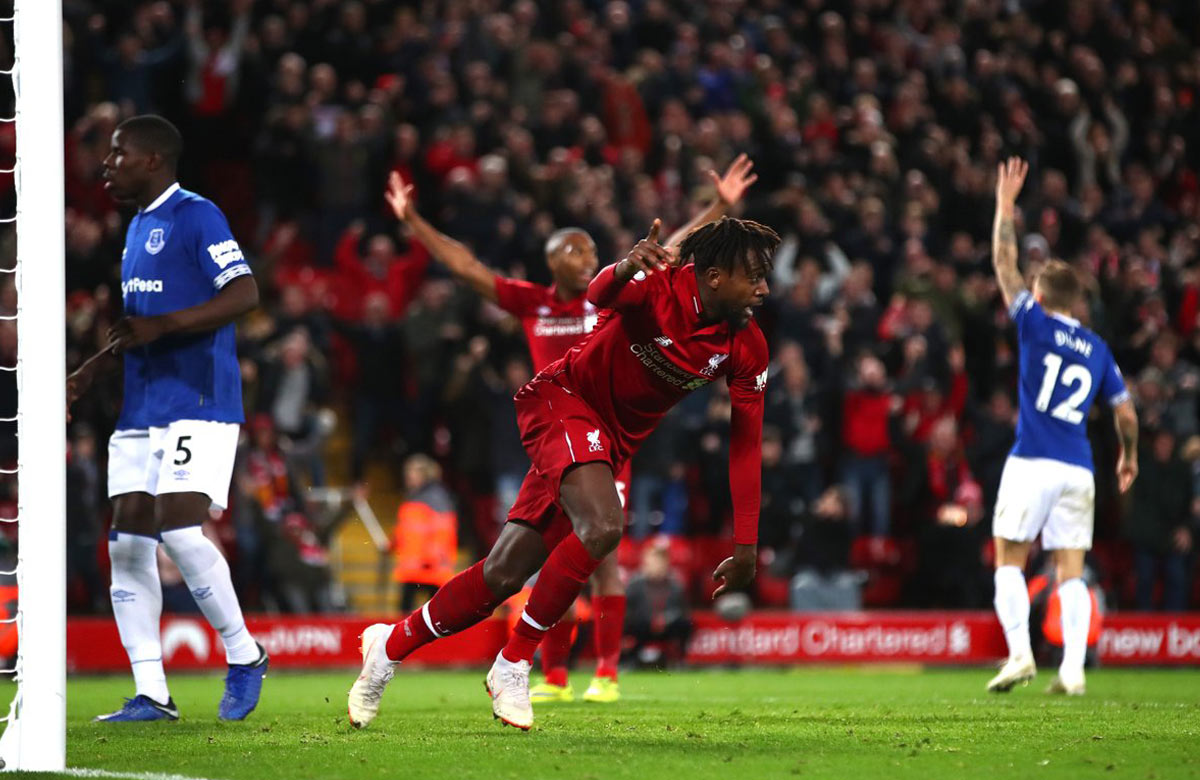 Liverpool je červený: Anglické derby rozhodol gól z 96. minúty! (VIDEO)