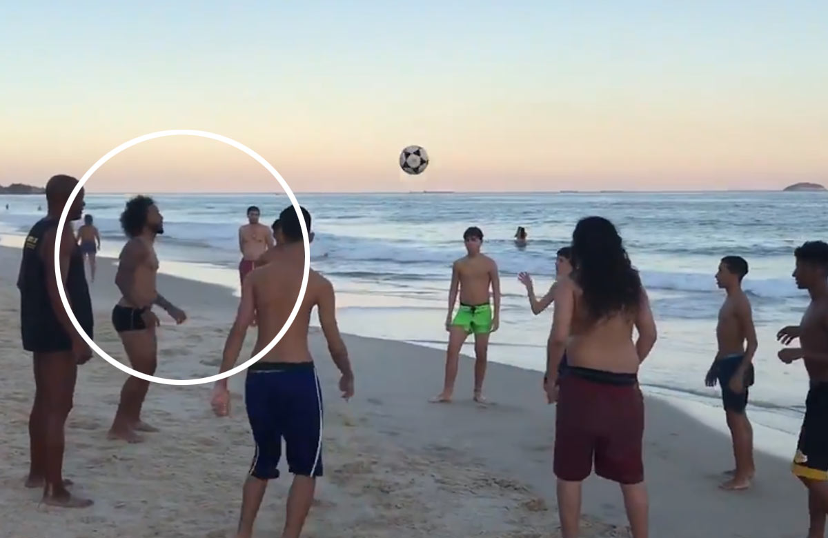 Ako si Marcelo zahral na pláži futbal s neznámymi ľuďmi (VIDEO)