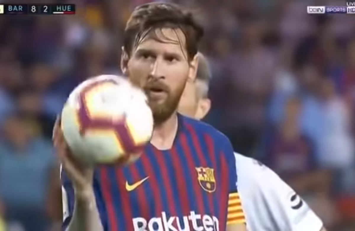 Messi mohol z penalty zavŕšiť hetrik. Namiesto toho prenechal loptu Suarezovi! (VIDEO)