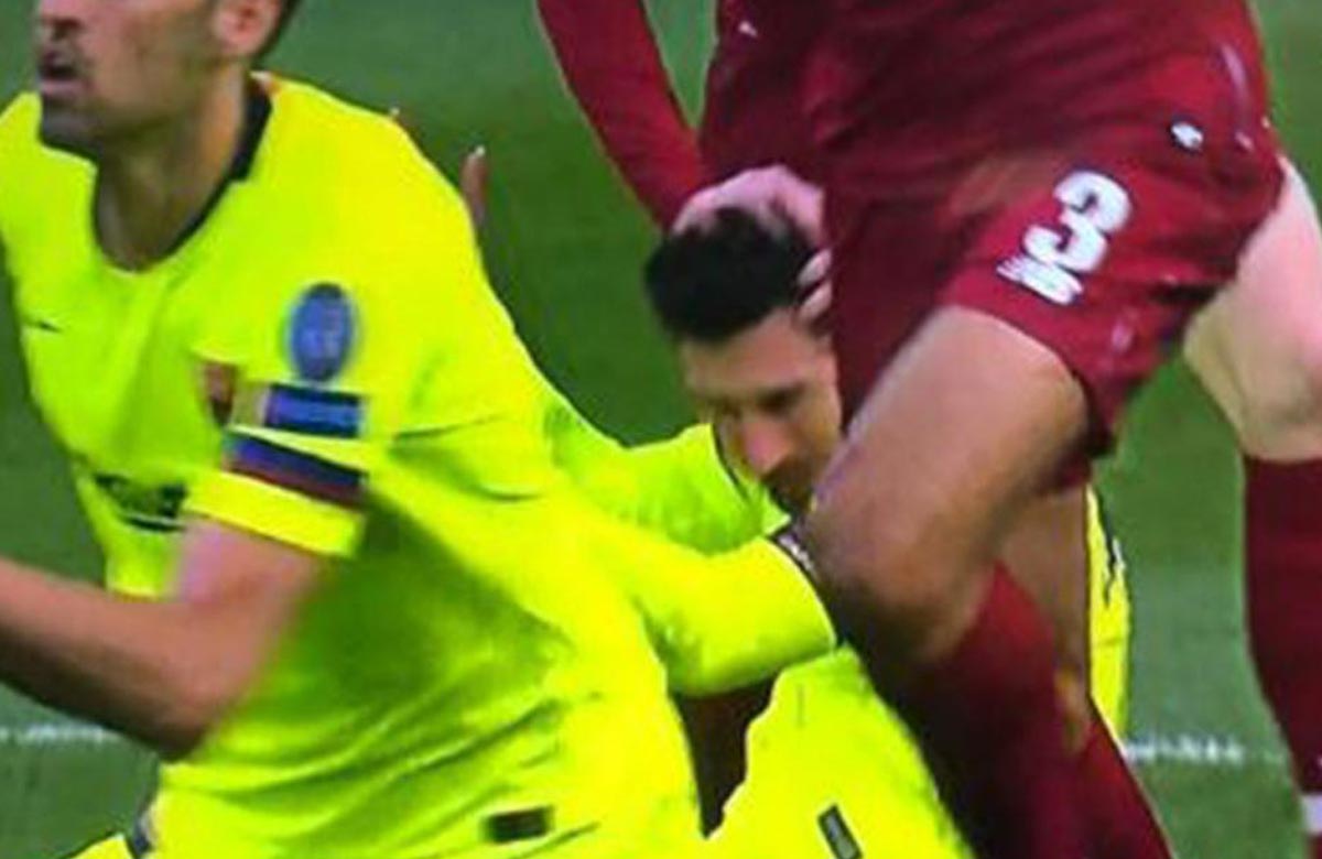 Mal byť obranca Liverpoolu potrestaný? Robertson odzadu sotil Messiho do hlavy! (VIDEO)
