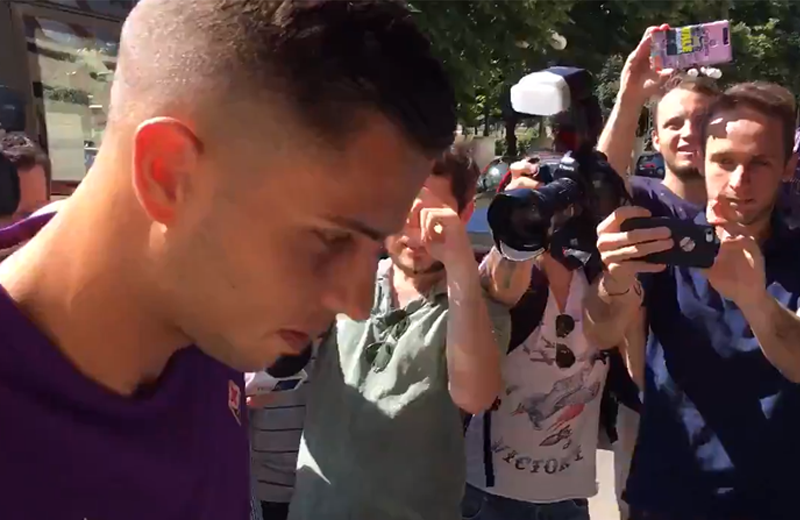 Dávid Hancko dorazil do Talianska, kde ho privítal dav novinárov! (VIDEO)