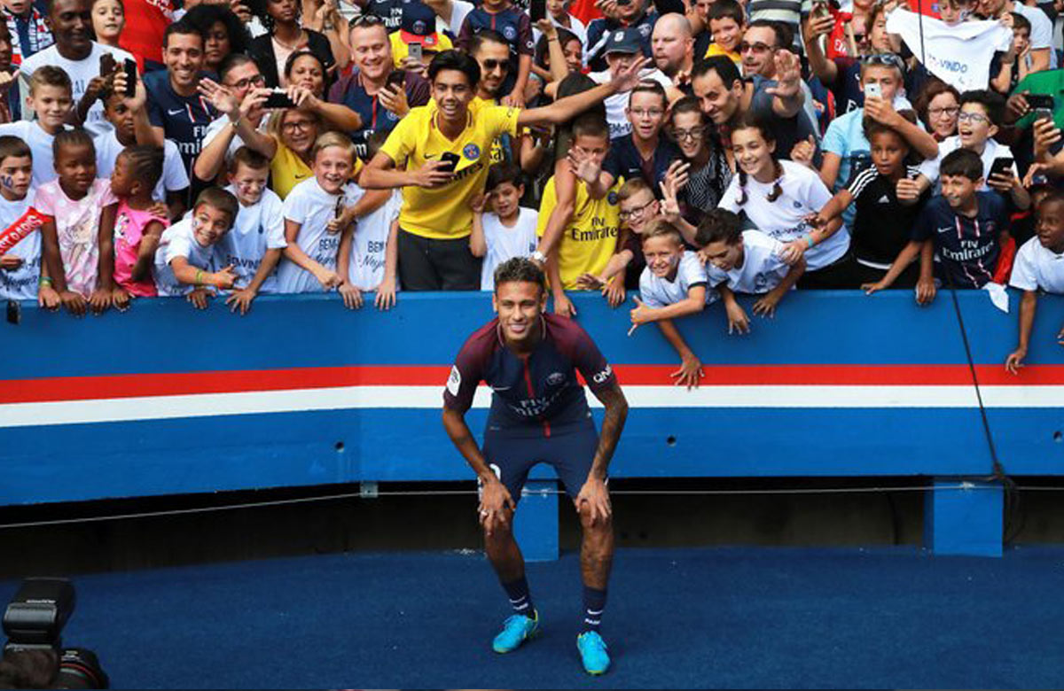 Uniknutá zmluva Neymara v PSG: Za ďakovanie fanúšikom po zápase má obrovský bonus! (VIDEO)