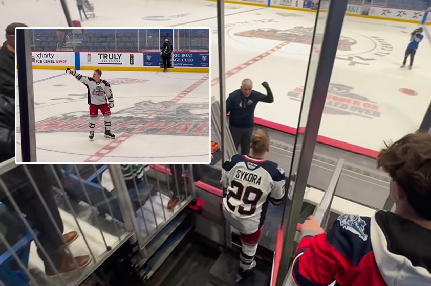 VIDEO: Showman Adam Sýkora bol vyhlásený za prvú hviezdu zápasu AHL