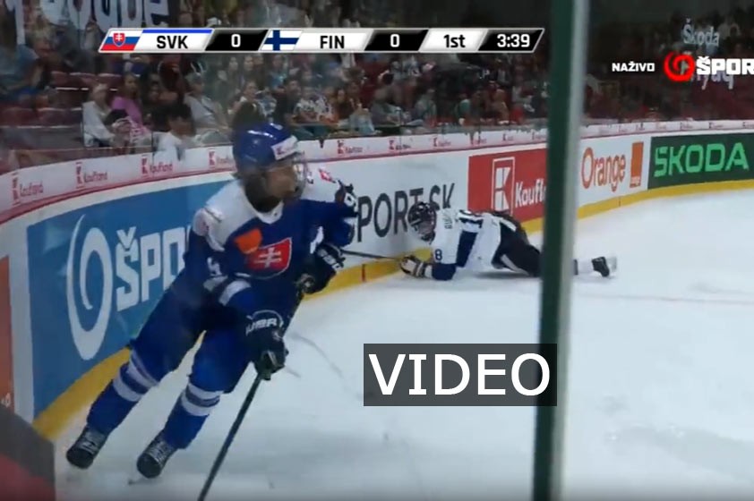 16-ročný Luka Radivojevič a jeho úžasné ovládanie puku v zápase s Fínskom na Hlinka Gretzky Cupe