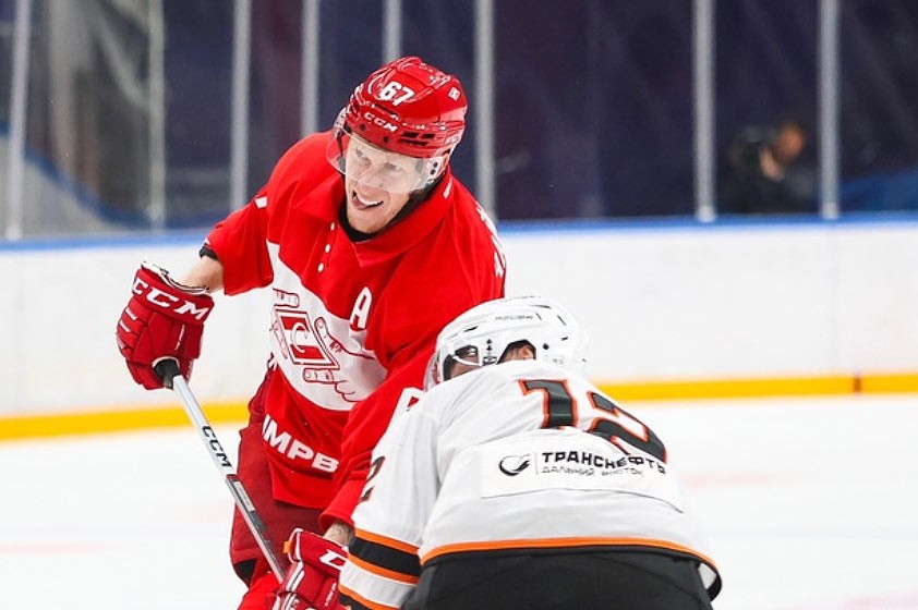 Michal Čajkovský riešil jedine KHL. Milujem Rusko, tvrdí reprezentačný obranca