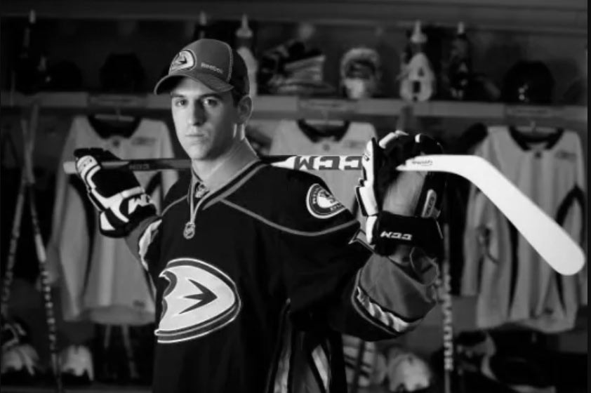 Tragická smrť bývalého hokejistu Anaheimu Ducks, mal iba 29 rokov