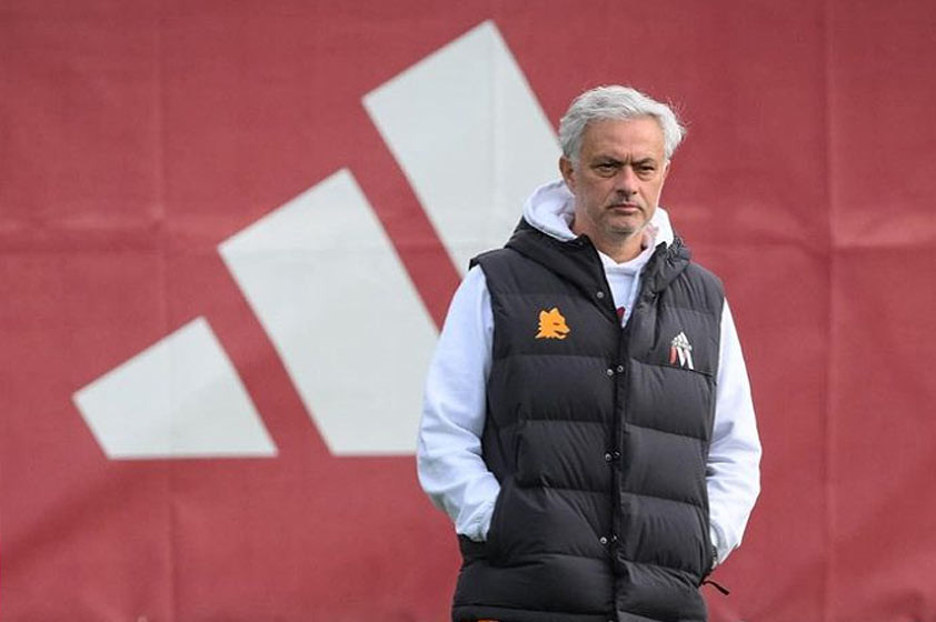 José Mourinho sa vracia na scénu. Od novej sezóny povedie slávny klub