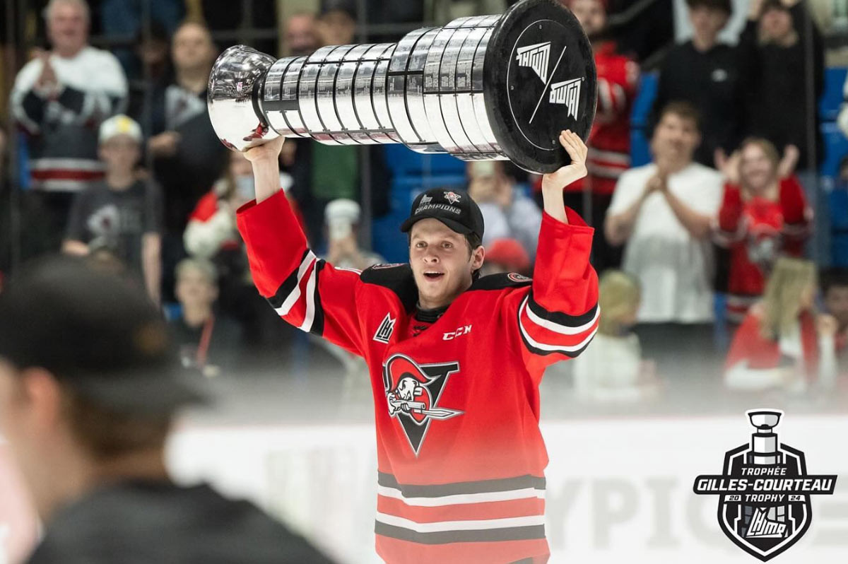 Ak nezíska zmluvu v NHL, vracia sa na Slovensko. Peter Repčík sa dohodol s extraligovým tímom