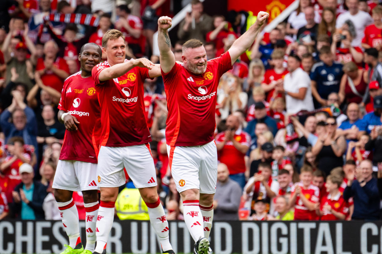 VIDEO: Stále to má v nohe aj s kilami navyše. Wayne Rooney strelil parádny gól za Manchester United