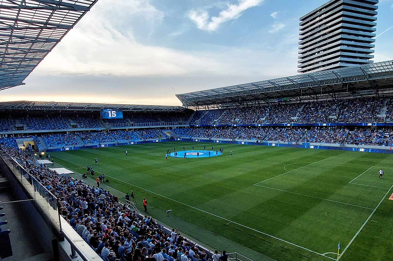 Slovan mal v lige najvyššiu priemernú návštevnosť za posledných 30 rokov. Na české kluby je to stále málo