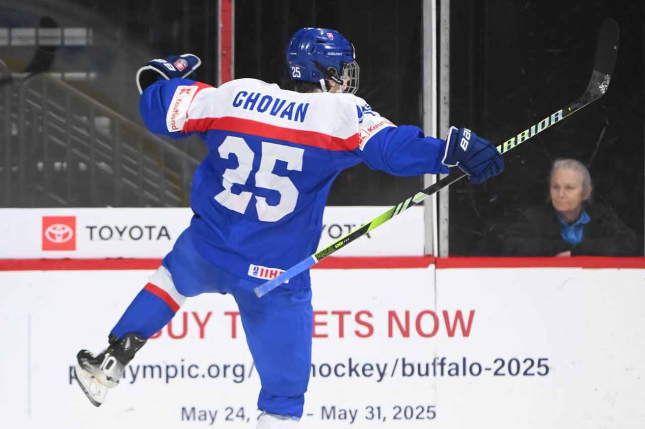 VIDEO: Fantastický úspech. Slovensko tretíkrát za sebou postúpilo do semifinále MS v hokeji do 18 rokov