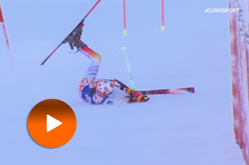 VIDEO: Hrozivý pád Petry Vlhovej v obrovskom slalome v Jasnej. Zasahovať museli záchranári