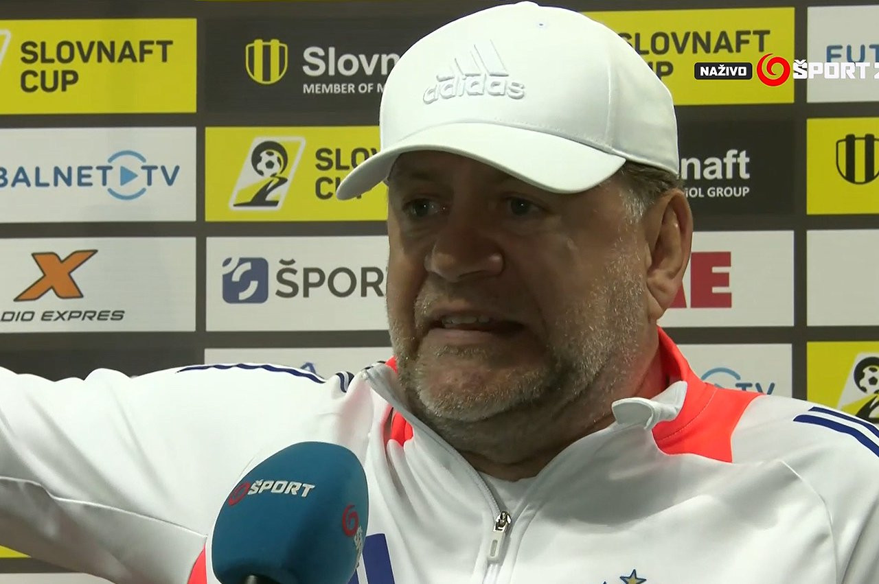 VIDEO: Redaktor si to zlízol. Podráždený tréner Weiss reaguje na vypadnutie s Trnavou