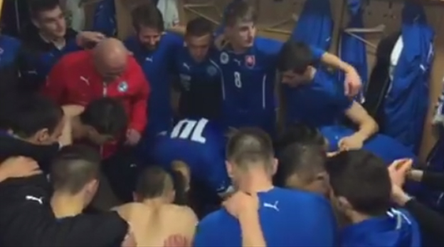Víťazný pokrik hráčov slovenskej repre do 21 po víťazstve na Holandskom (VIDEO)
