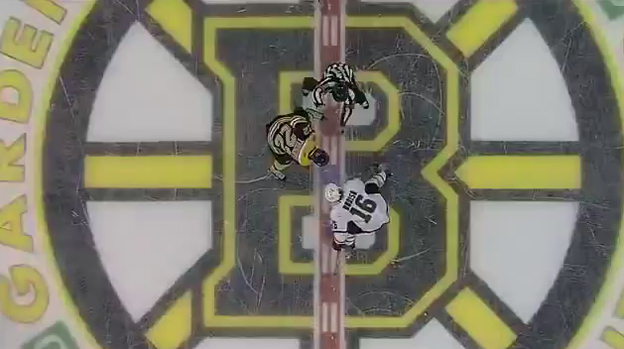 Čo všetko sa dá stihnúť v prvej minúte zápasu NHL? Jeden gól a 3 bitky! (VIDEO)