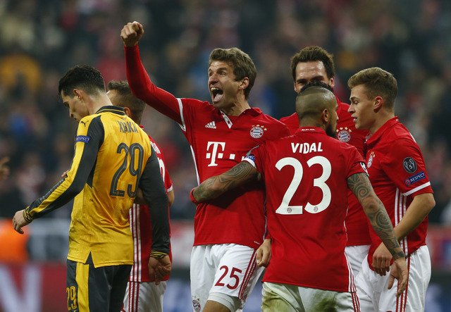 Bayern si doma spravil z Arsenalu trhací kalendár. Angličanom nastrielal 5 parádnych gólov! (Zostrih)