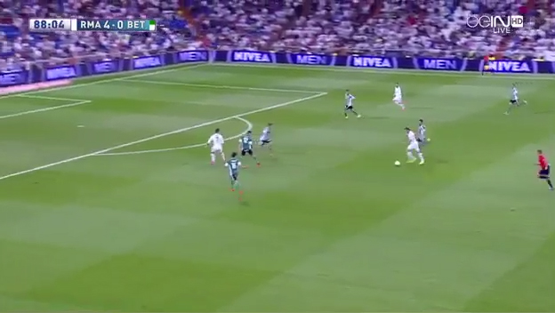Gareth Bale napriahol z 25 metrov a uzatvoril proti Betisu na 5:0! (VIDEO)