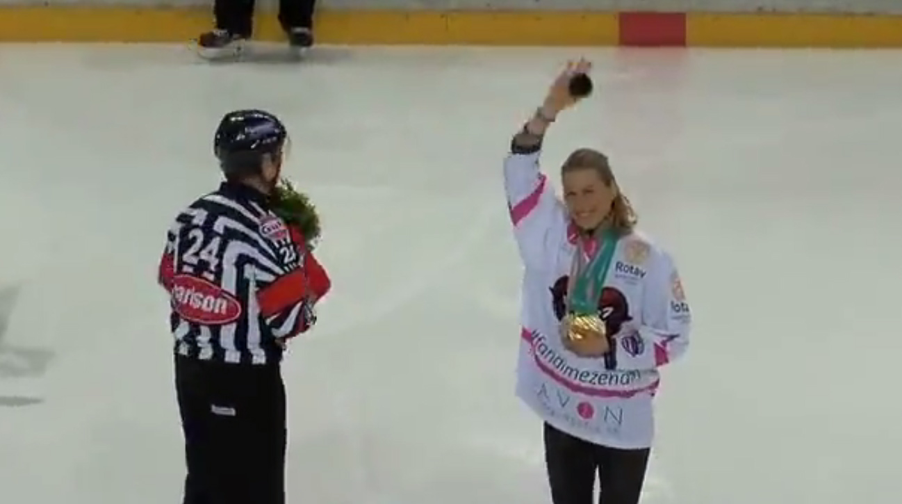 Nasťa Kuzminová na ľade v Banskej Bystrici: Celý štadión skandoval jej meno! (VIDEO)