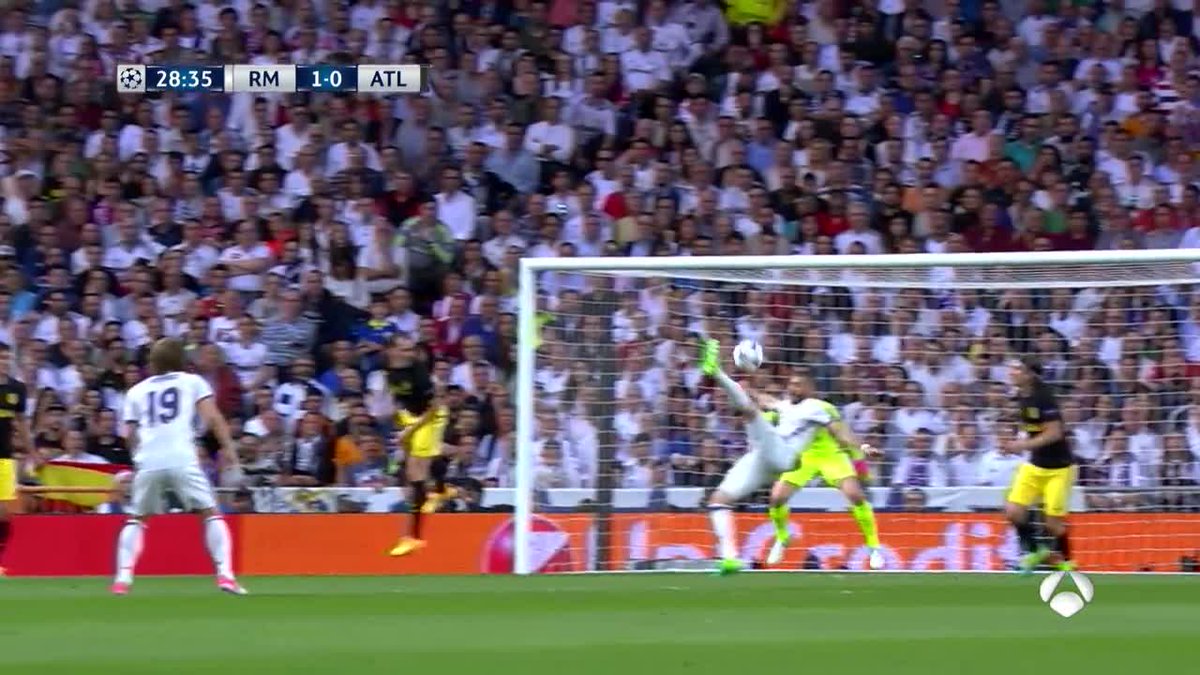 Karim Benzema bol blízko senzačnému gólu. Pozrite si jeho akrobatické zakončenie proti Atleticu! (VIDEO)