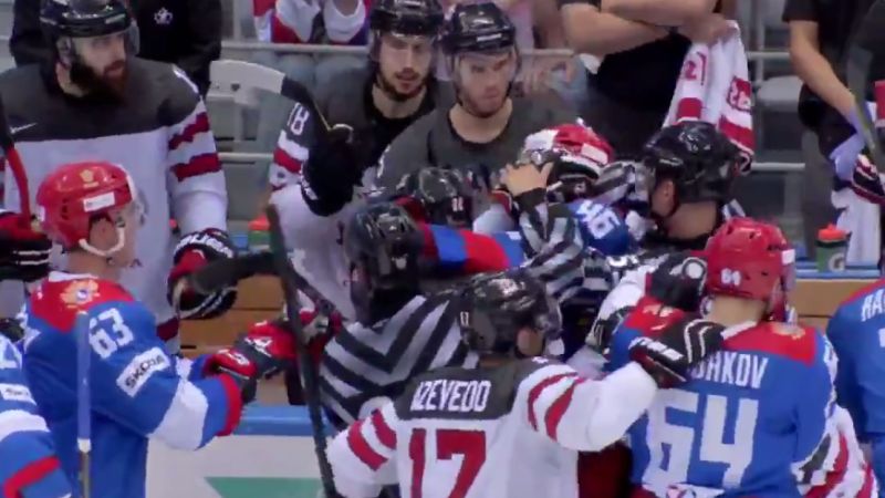 Prípravný hokejový zápas medzi Ruskom a Kanadou skončil hromadnou bitkou! (VIDEO)