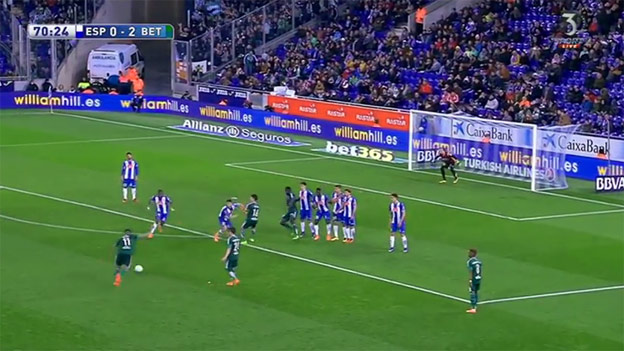 Roberto Carlos by bol hrdý. Pozrite si bombu futbalistu Betisu zo včerajšieho zápasu! (VIDEO)