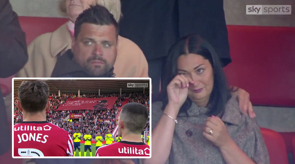 Celý štadión Sunderlandu si pred prvým zápasom v sezóne uctil mohutným potleskom ich miláčika Bradley Loweryho. Jeho rodičia to dojatí sledovali na tribúne! (VIDEO)