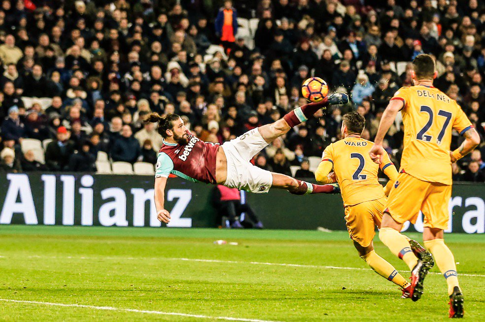 Andy Carroll a jeho fantastické nožničky v dnešnom zápase West Hamu s Crystal Palace! (VIDEO)
