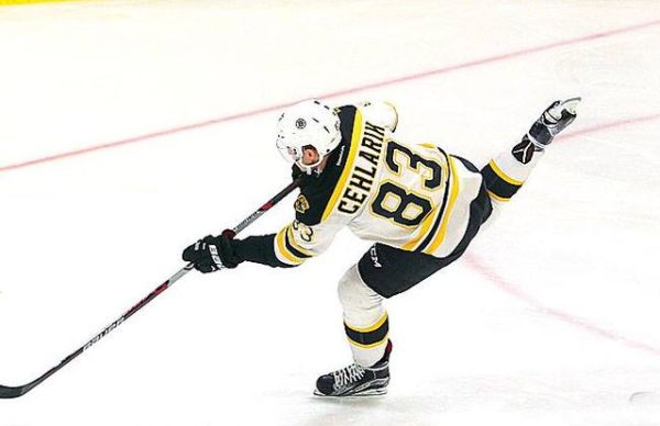 Peter Cehlárik verí, že sa blíži jeho prvý štart za Boston Bruins v NHL!
