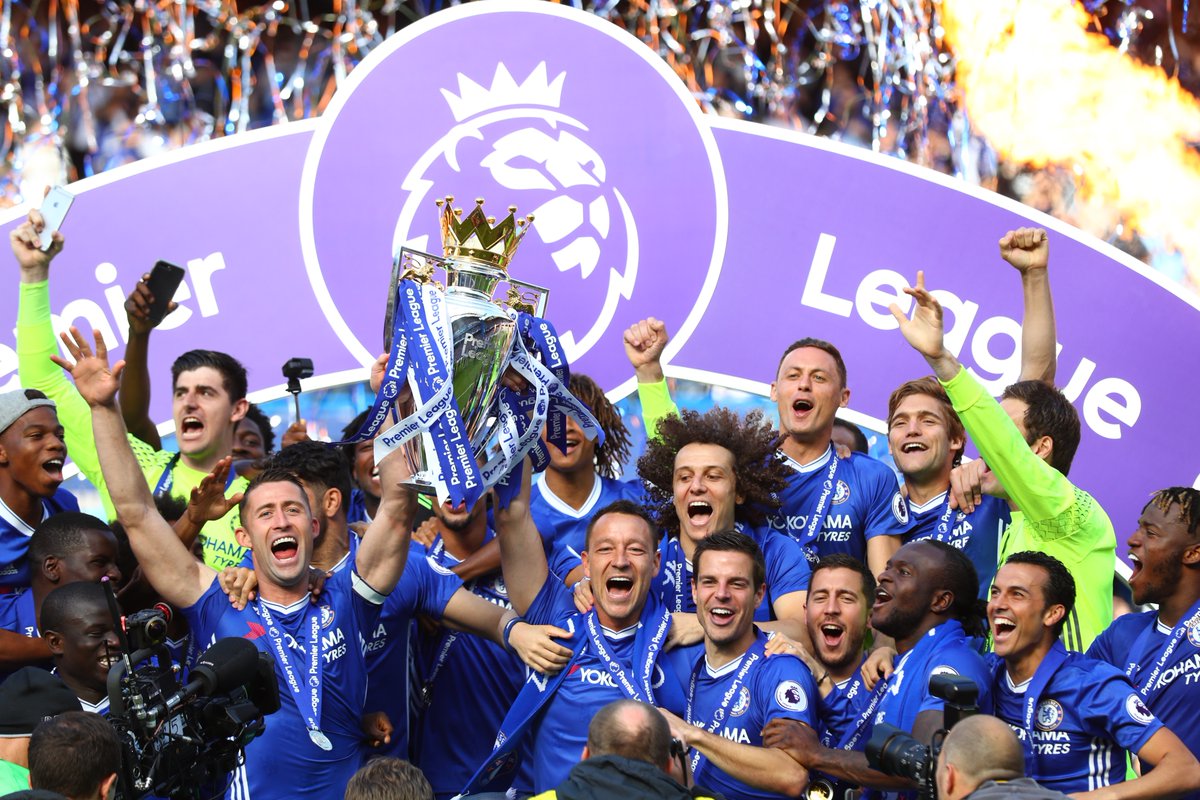 John Terry si s Chelsea prebral trofej pre nového šampióna Premier League! (VIDEO)