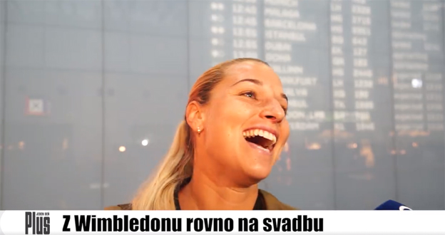 Dominika Cibulková vo vtipnom rozhovore po príchode na Slovensko.  Z Wimbledonu rovno na svadbu! (VIDEO)
